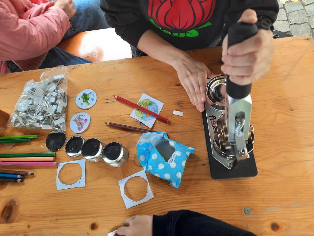 Familienfest Werne 2026, Buttons gestalten mit der OGS